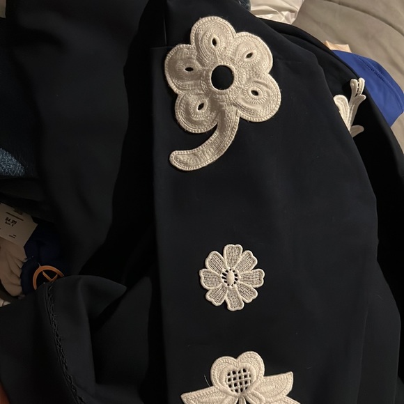 VICTORIA BECKHAM x Target Navy Blue White Floral Applique Sweatshirt - Picture 3 of 4